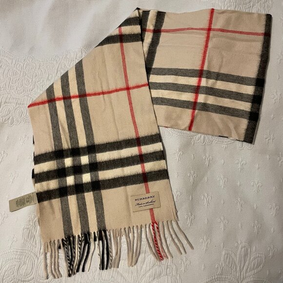 Burberry 100% Cashmere Scarf Made in Scotland - Picture 3 of 6